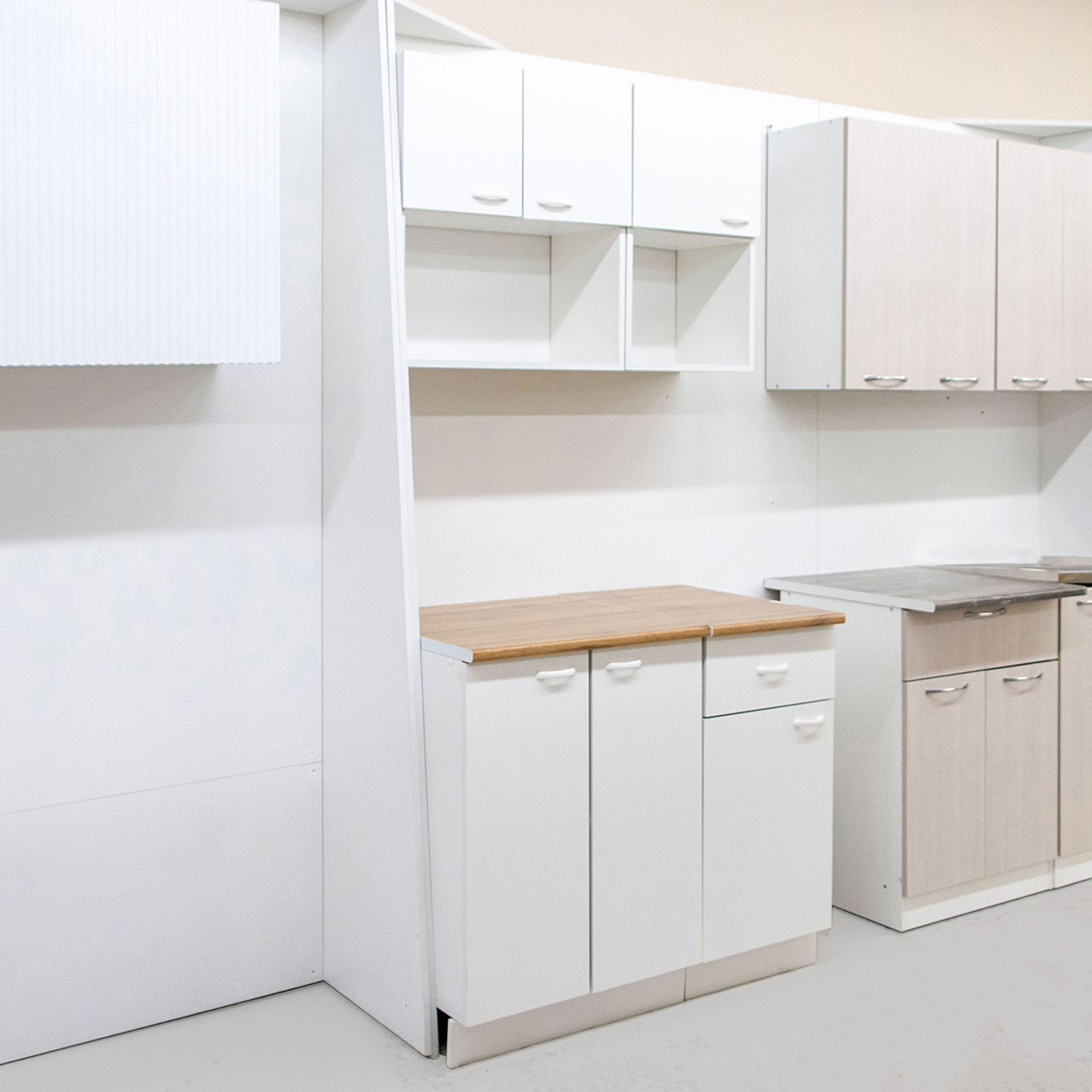 Кухонный гарнитур BROZEX-WOOD Уют 1 м, белый