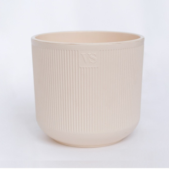 Кашпо пластм. "Росси" 4,4л d верха 190мм h170мм со вставкой Крем AMR-4,4-02 ("VipSet") *1/8 Кашпо пластм. "Росси" 4,4л d верха 190мм h170мм со вставкой Крем AMR-4,4-02 ("VipSet") *1/8