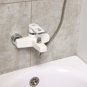 Смеситель для ванны Potato P3030-7, короткий излив, однорычажный